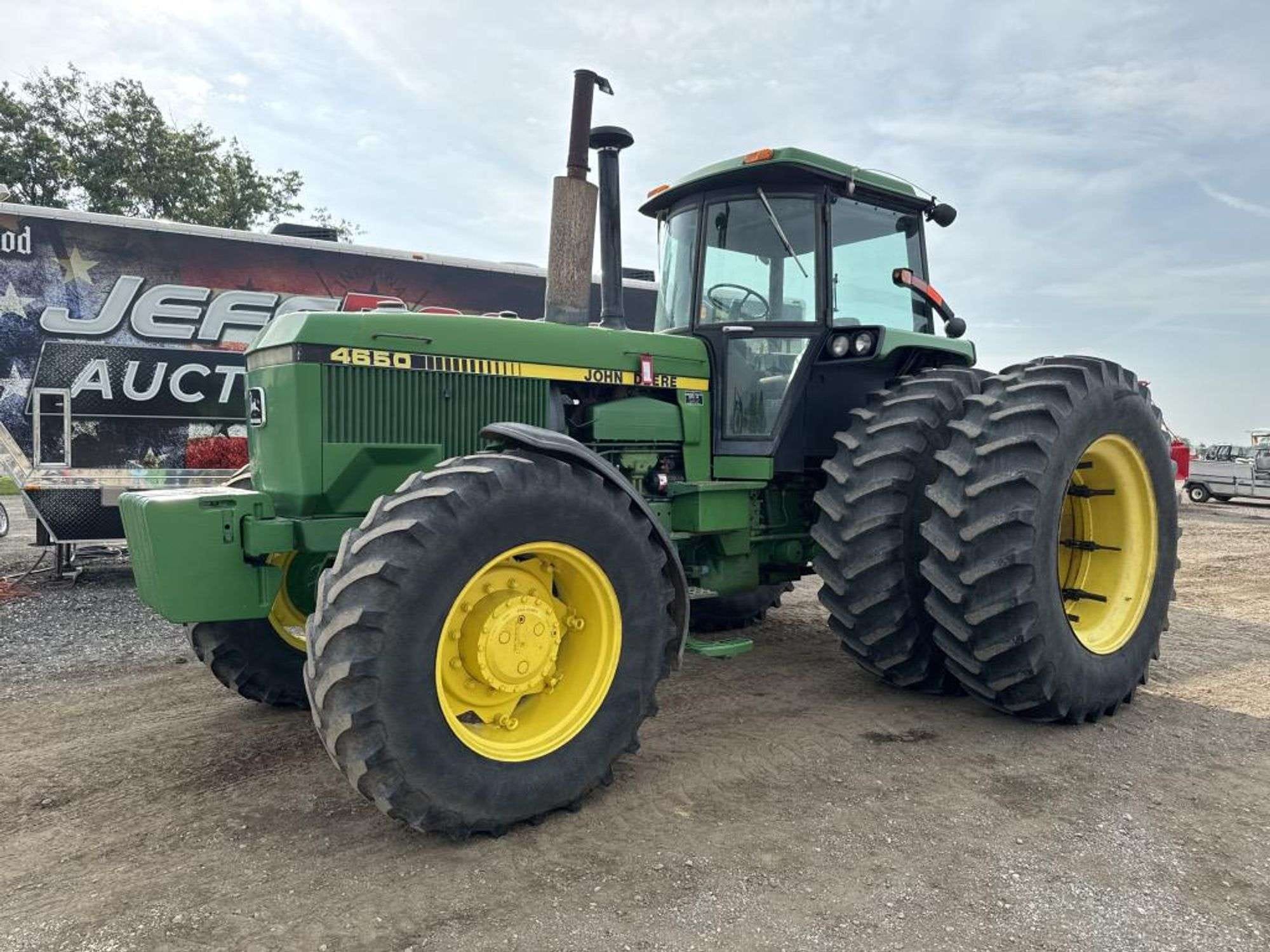 John Deere 4650 Equipment Image0