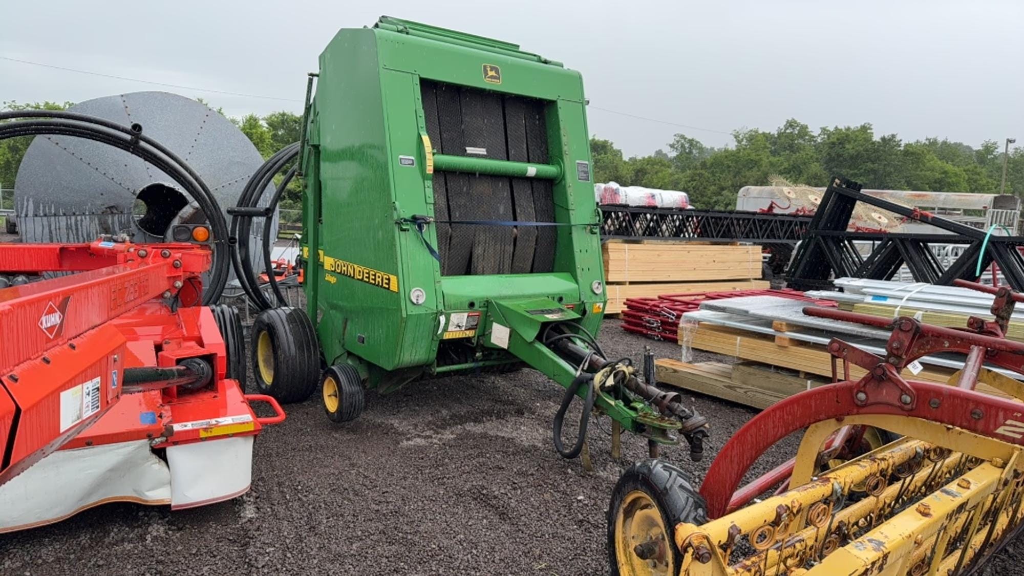 John Deere 466 Equipment Image0