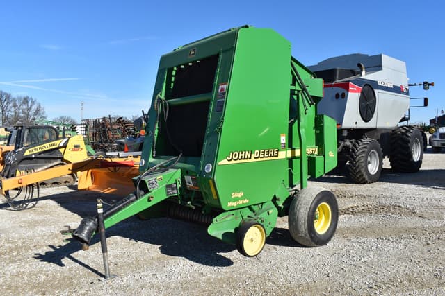 Image of John Deere 467 equipment image 1