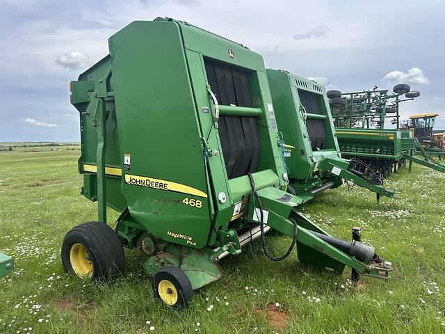 Image of John Deere 468 MegaWide Plus equipment image 2