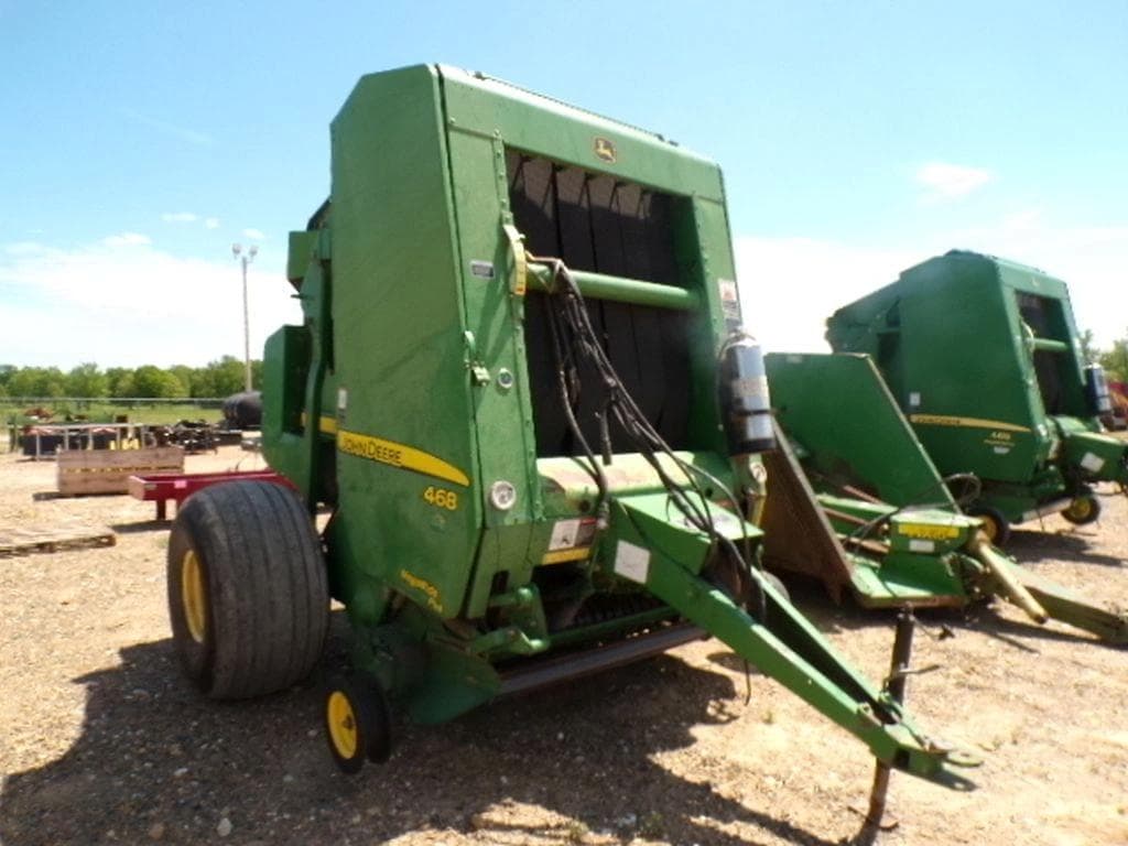 Image of John Deere 468 MegaWide Plus Image 1