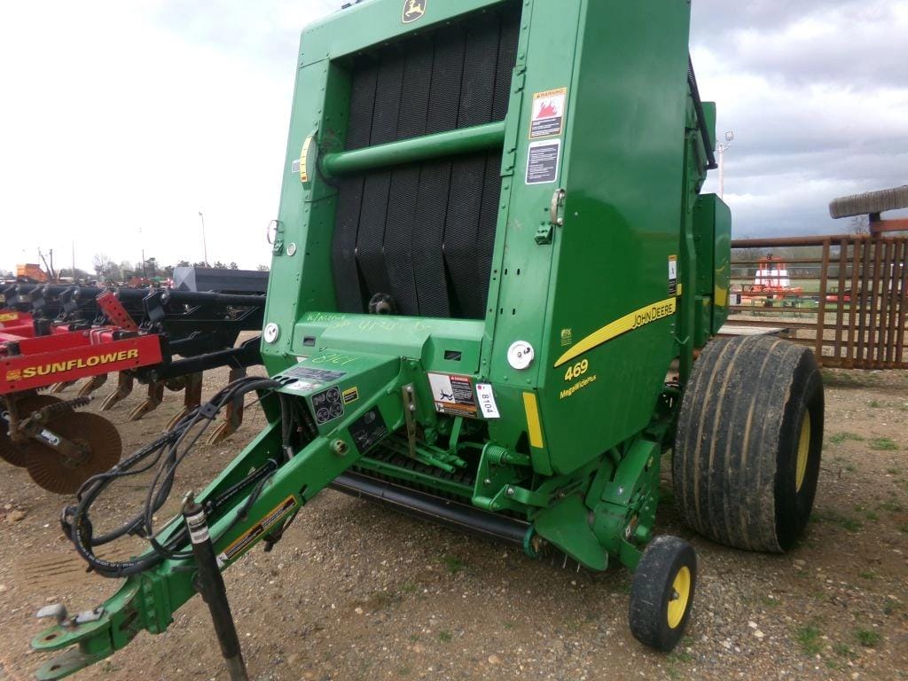 John Deere 469 Equipment Image0