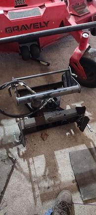 Image of John Deere 47" Snow Blower equipment image 4