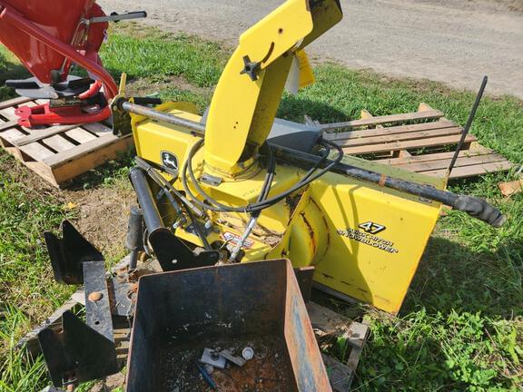 Image of John Deere 47" Snow Blower equipment image 2