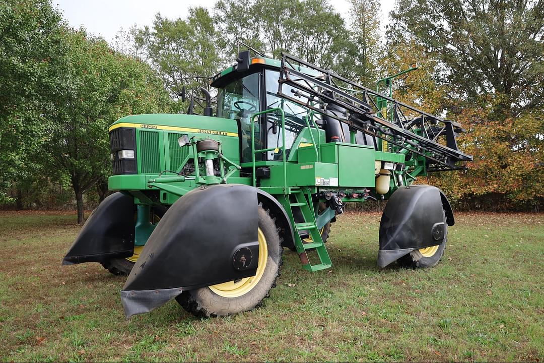 Image of John Deere 4700 Primary image