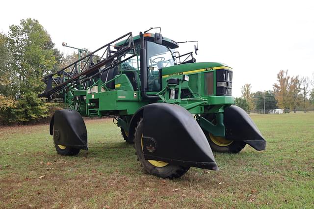 Image of John Deere 4700 equipment image 2