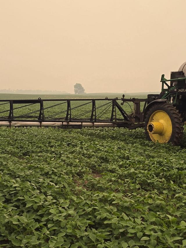 Image of John Deere 4700 equipment image 2