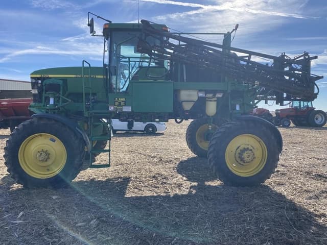 Image of John Deere 4700 equipment image 2