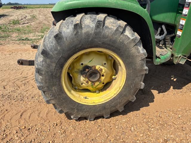 Image of John Deere 4700 equipment image 4