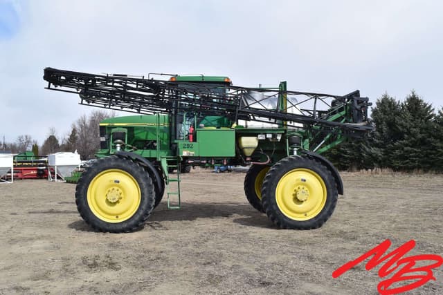 Image of John Deere 4710 equipment image 2