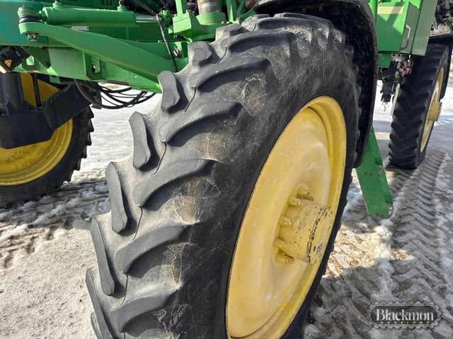 Image of John Deere 4710 equipment image 1