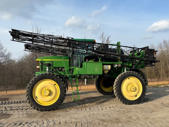 Image of John Deere 4710 equipment image 2