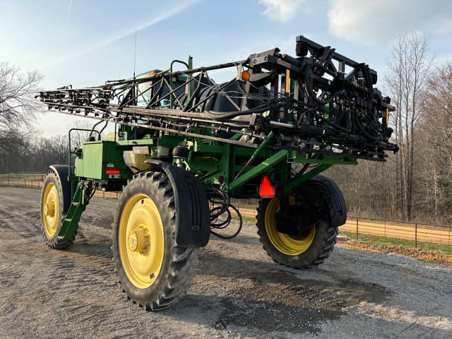 Image of John Deere 4710 equipment image 4