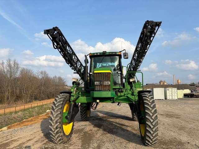 Image of John Deere 4710 equipment image 1