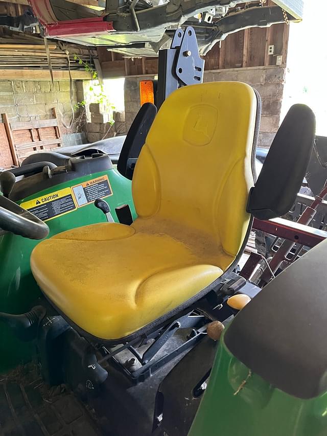 Image of John Deere 4720 equipment image 3