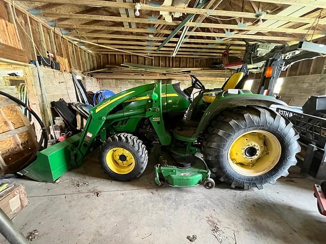 Image of John Deere 4720 equipment image 2