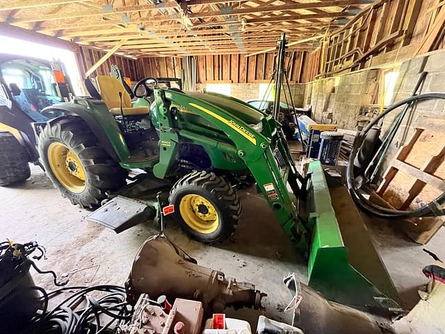 Image of John Deere 4720 equipment image 1