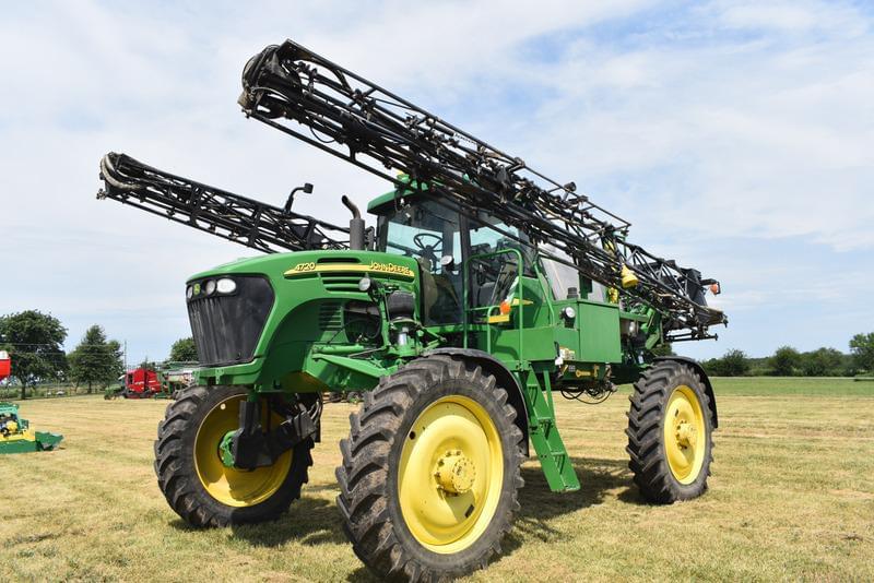 Image of John Deere 4720 Primary image