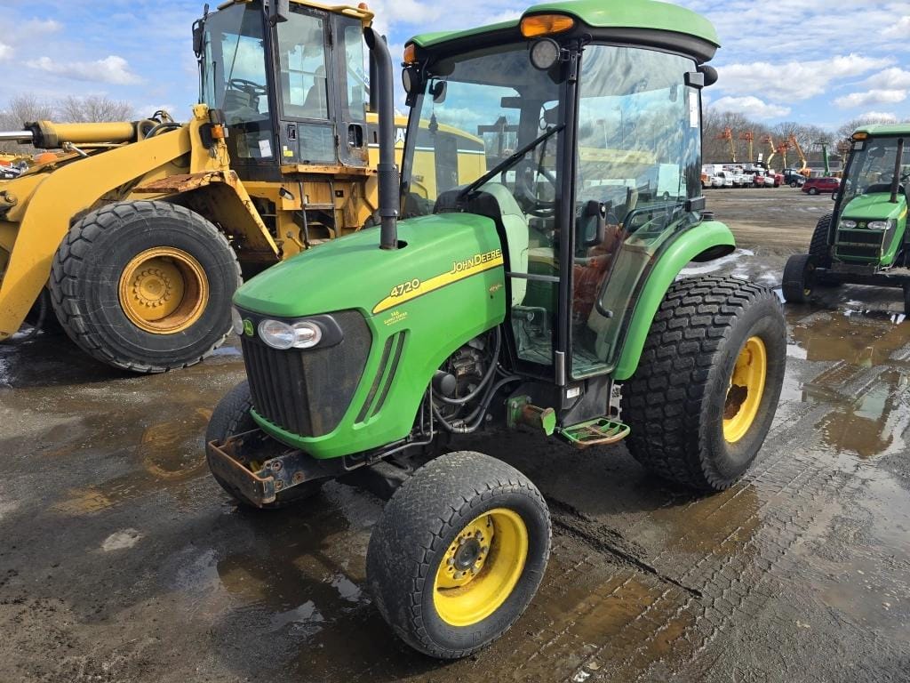 John Deere 4720 Equipment Image0