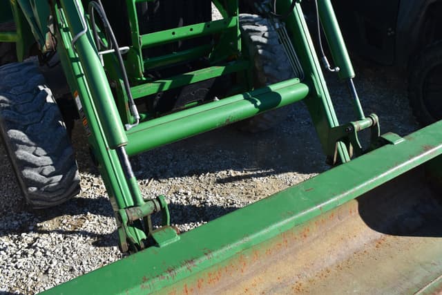 Image of John Deere 4720 equipment image 4