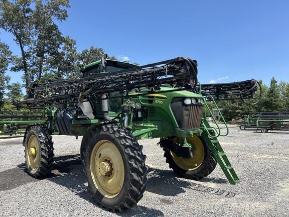 John Deere 4730 Equipment Image0