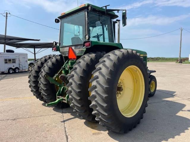 Image of John Deere 4755 equipment image 4