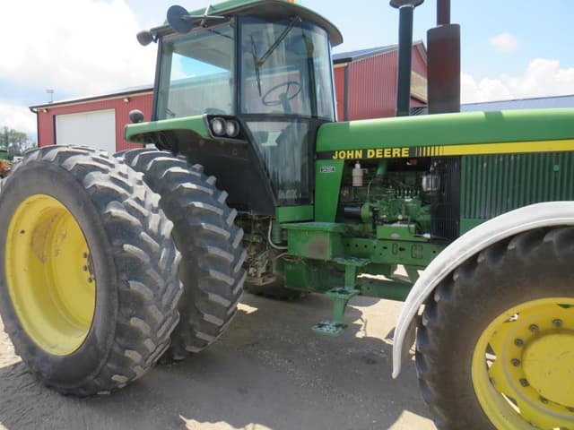 Image of John Deere 4755 equipment image 1