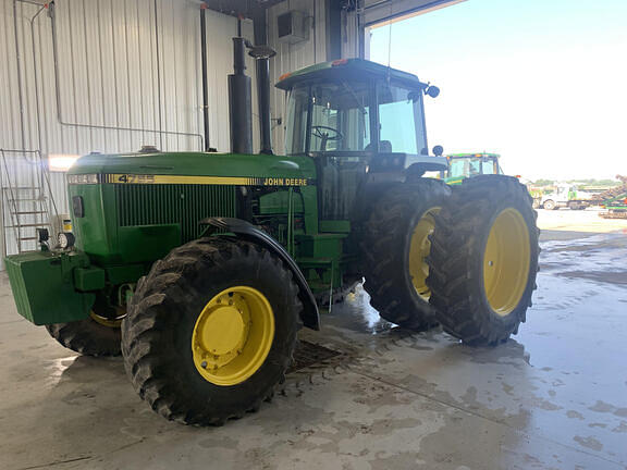 Image of John Deere 4755 equipment image 1