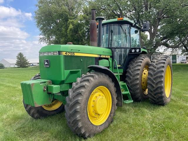 Image of John Deere 4755 equipment image 1
