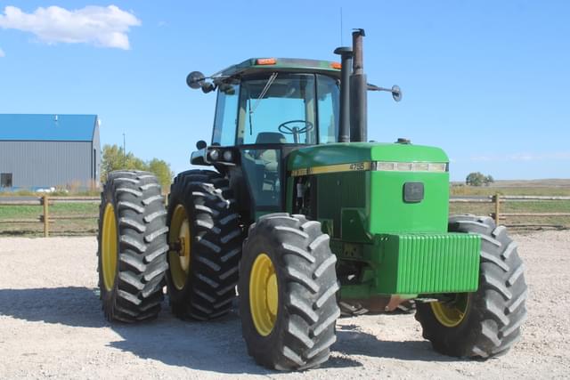 Image of John Deere 4755 equipment image 3
