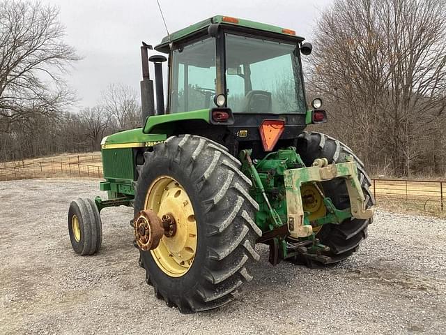 Image of John Deere 4755 equipment image 2