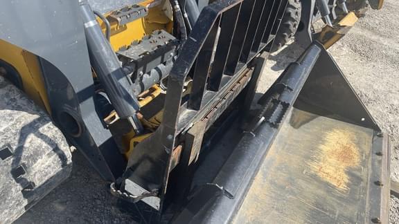 Image of John Deere Pallet Forks equipment image 1