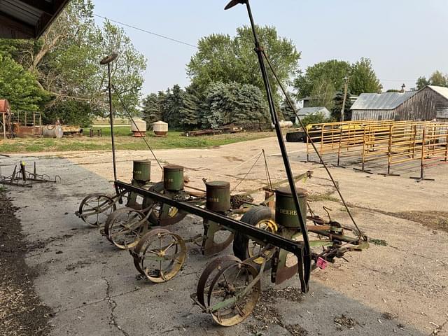 Image of John Deere 490 equipment image 1
