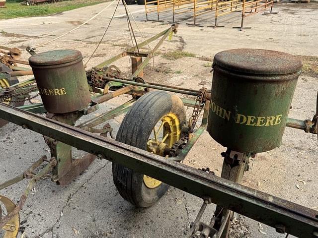 Image of John Deere 490 equipment image 3