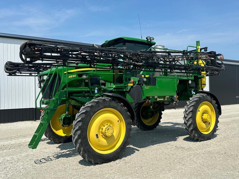 Image of John Deere 4830 Primary image