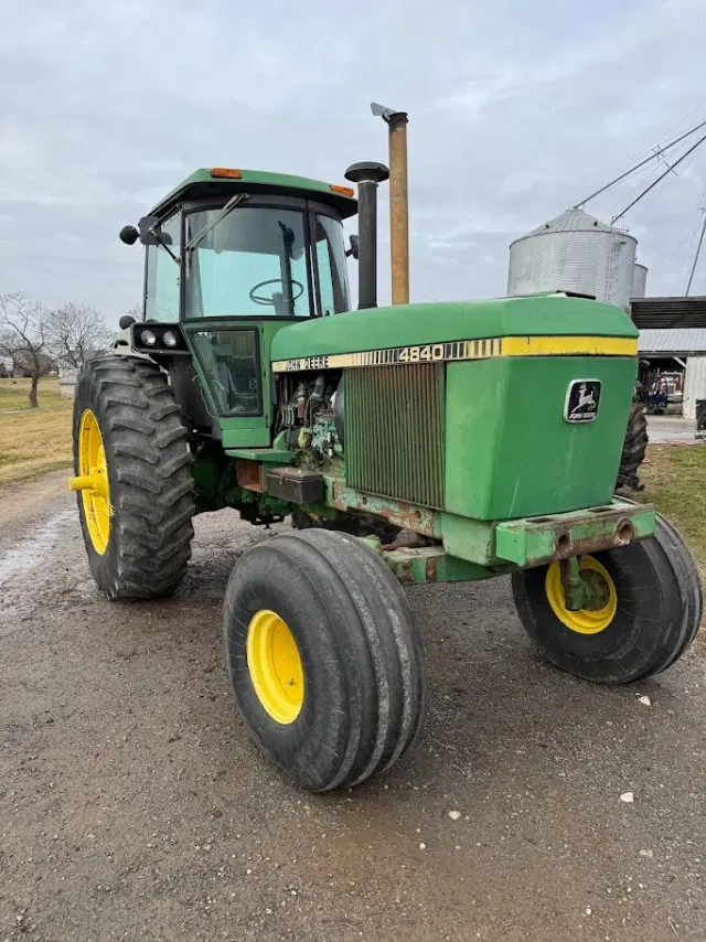 Image of John Deere 4840 equipment image 1