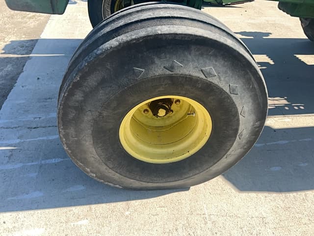 Image of John Deere 4840 equipment image 1