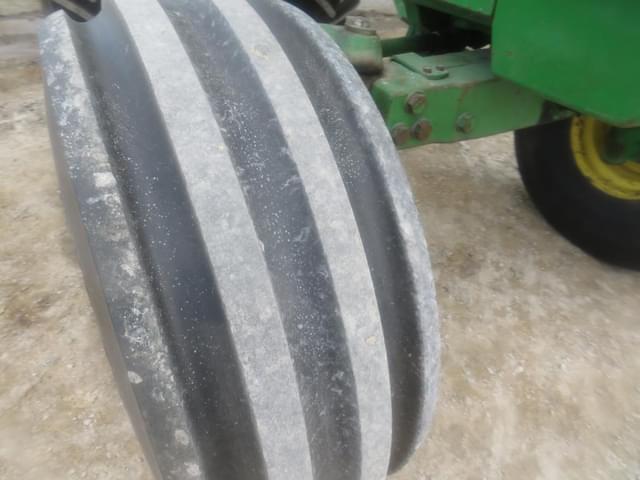 Image of John Deere 4840 equipment image 3