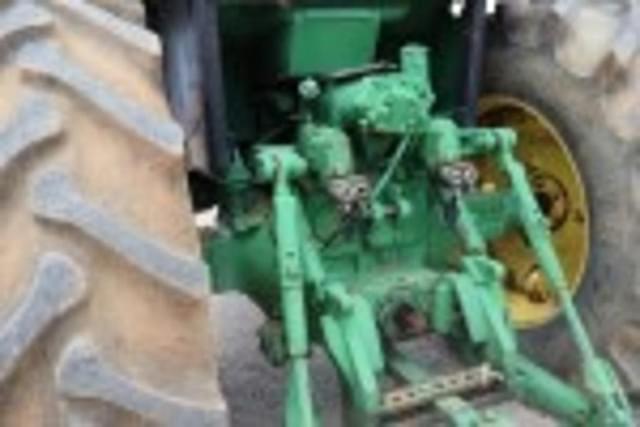 Image of John Deere 4840 equipment image 1