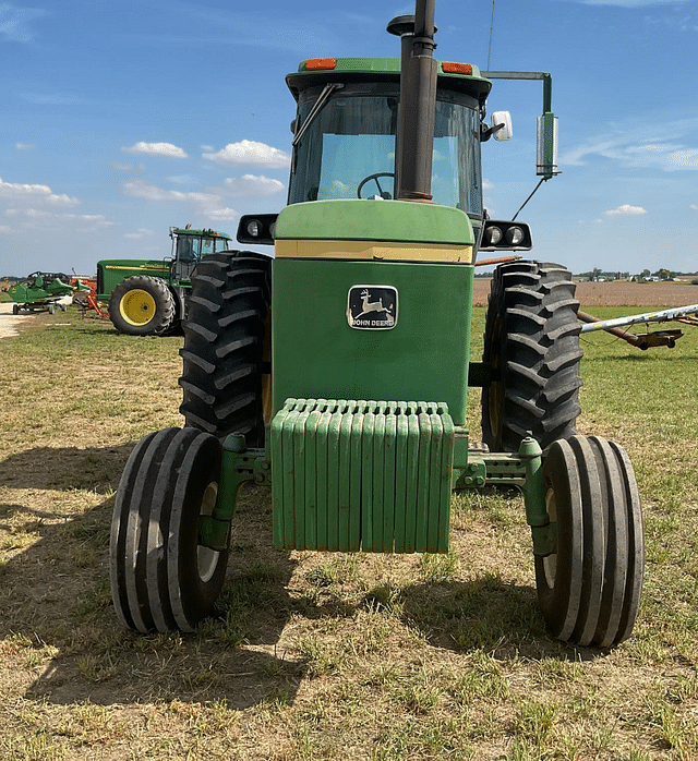 Image of John Deere 4840 equipment image 2