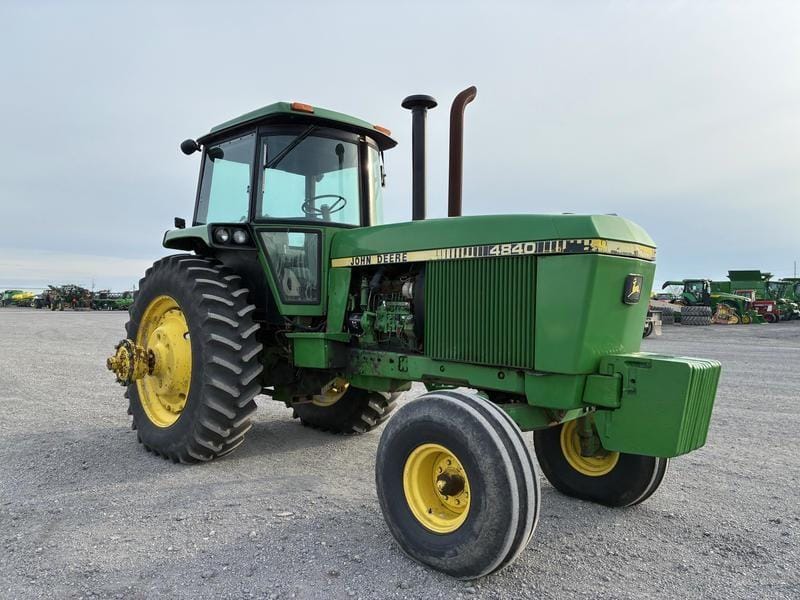 John Deere 4840 Equipment Image0
