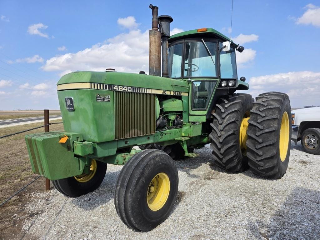 John Deere 4840 Equipment Image0