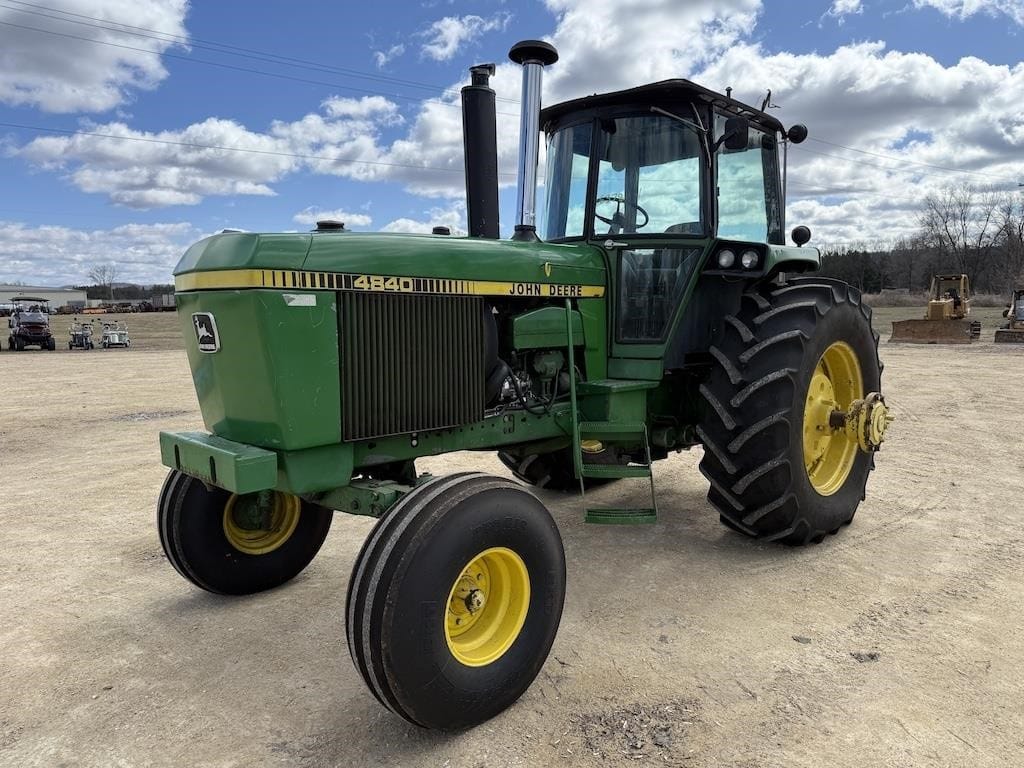 175 - 299 HP Tractors image