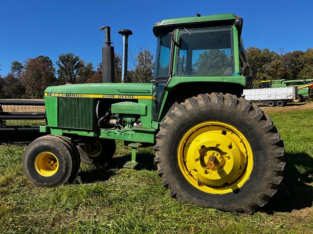 Image of John Deere 4840 equipment image 2