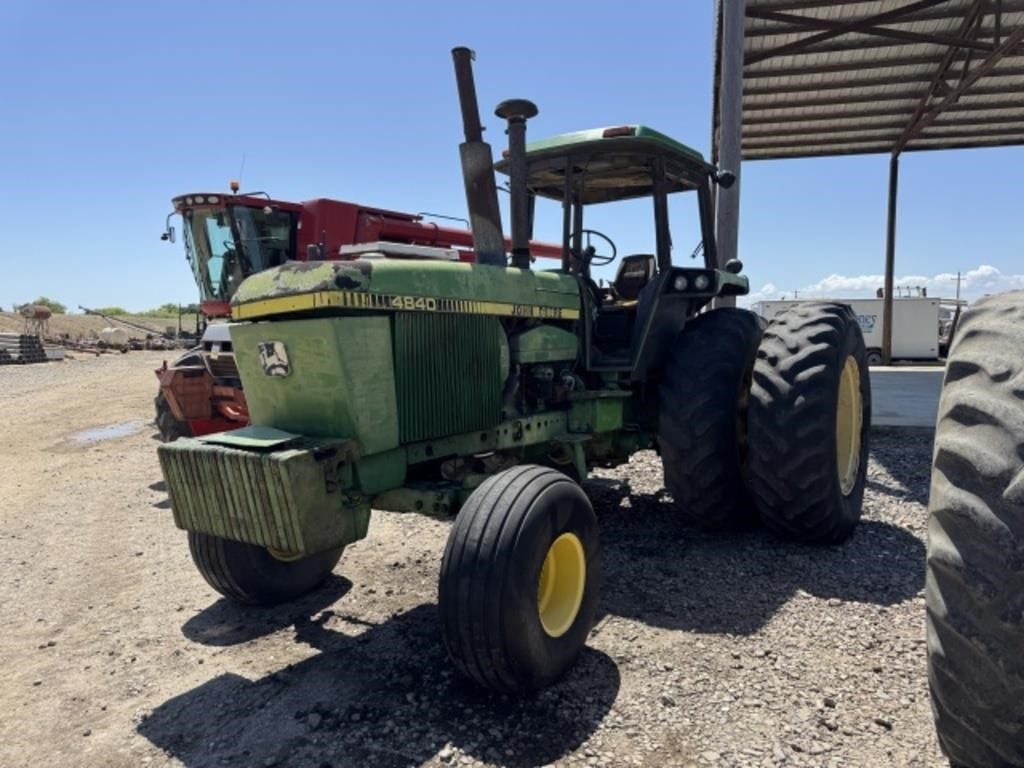 John Deere 4840 Equipment Image0