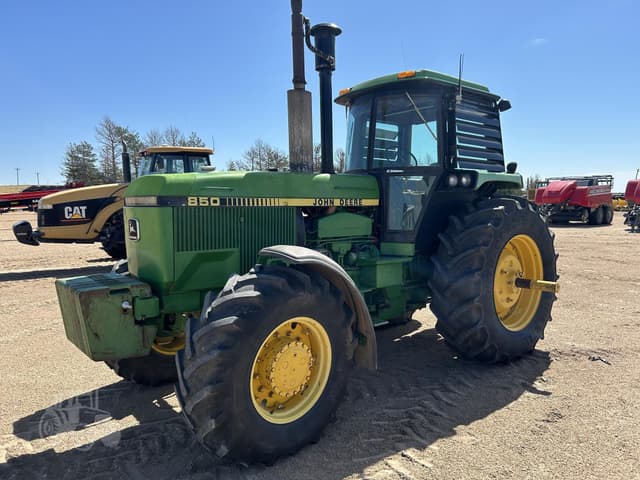 Image of John Deere 4850 equipment image 1