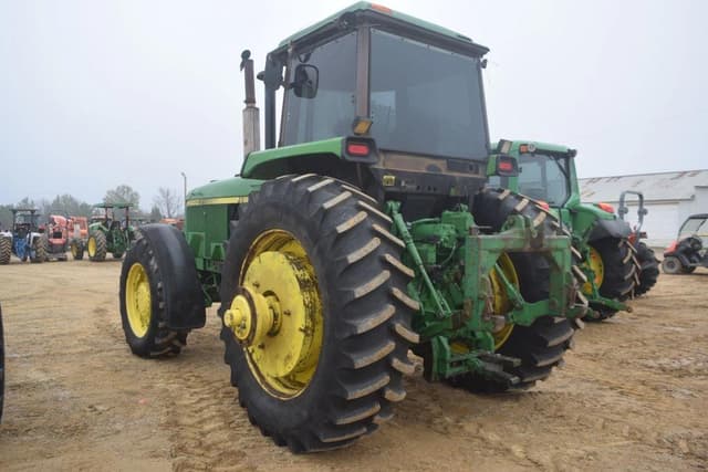 Image of John Deere 4850 equipment image 2