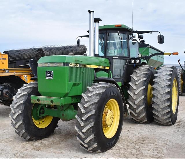 Image of John Deere 4850 equipment image 1