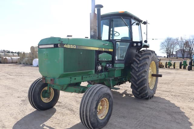 Image of John Deere 4850 equipment image 2