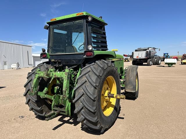 Image of John Deere 4850 equipment image 4